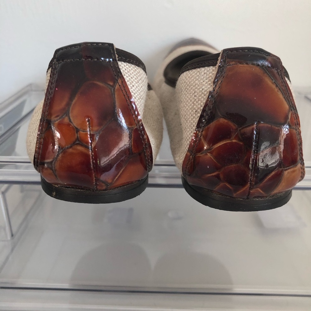 Donald J Pliner Linen and Tortoise Flats - Picture 5 of 10